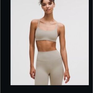 Lululemon Wunder Train Strappy
Racer Bra A/B LGYG
10
Color: Riverstone  NWT